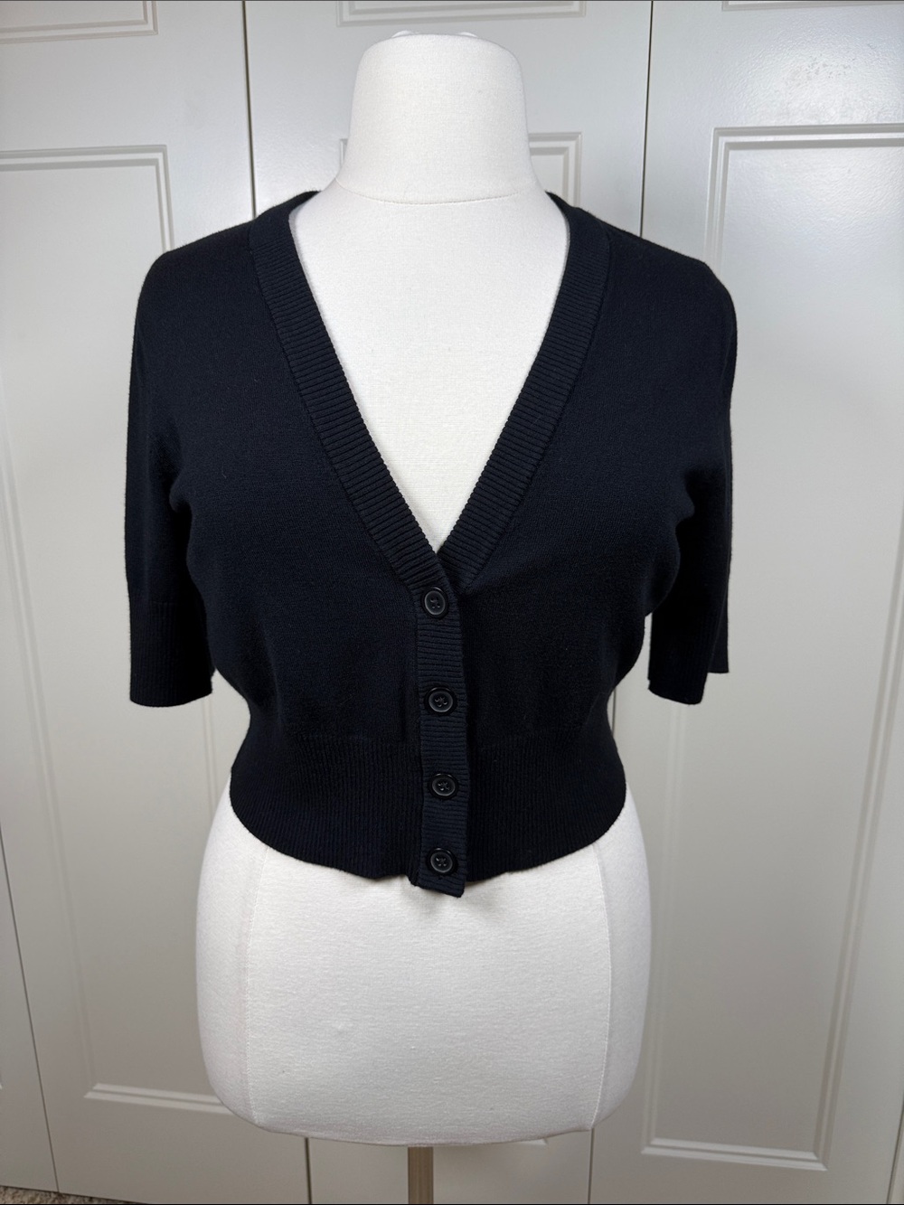 torrid Black Cropped V-Neck Button Cardigan Size 2X